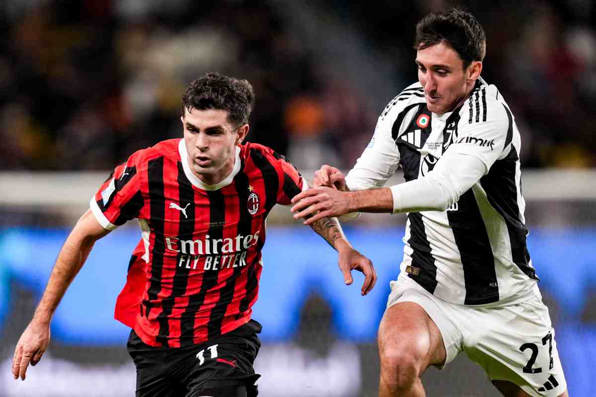 Pulisic contro Cambiaso in Milan-Juventus