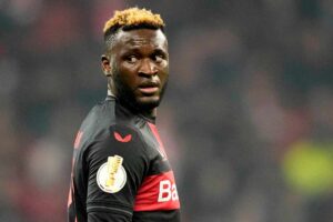 Victor Boniface in campo con il Bayer Leverkusen