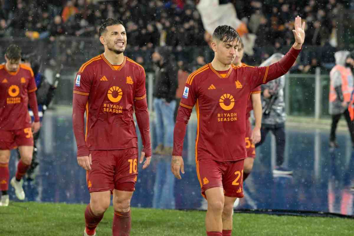 Paredes e Dybala salutano i tifosi