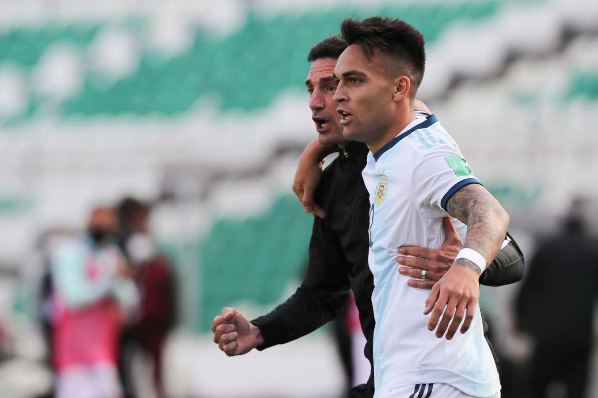 scaloni e lautaro martinez argentina