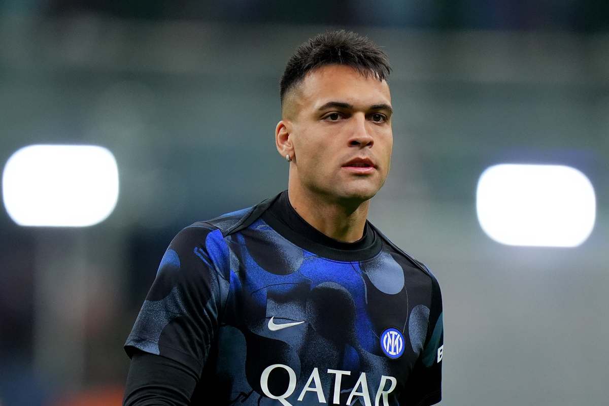 lautaro martinez inter riscaldamento maglia