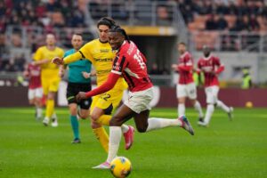 L'allenatore l'ha lasciato in tribuna